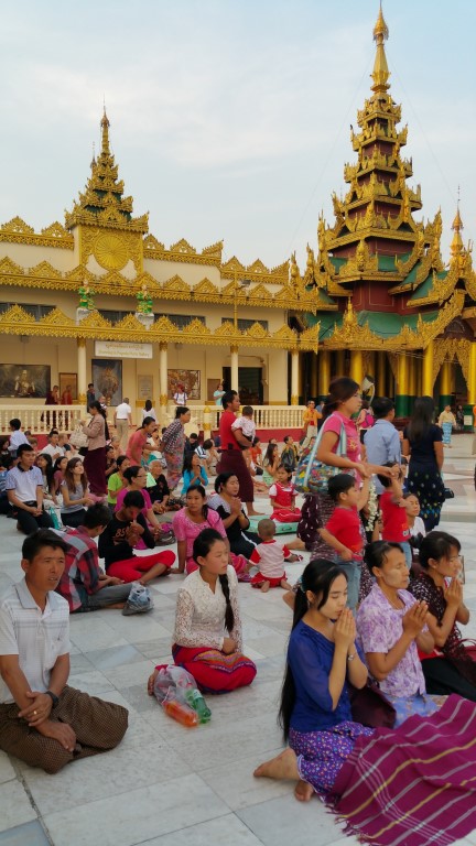HofidstoraiMandalayBurma (Medium).jpg HofidstoraiMandalayBurma (Medium).jpg